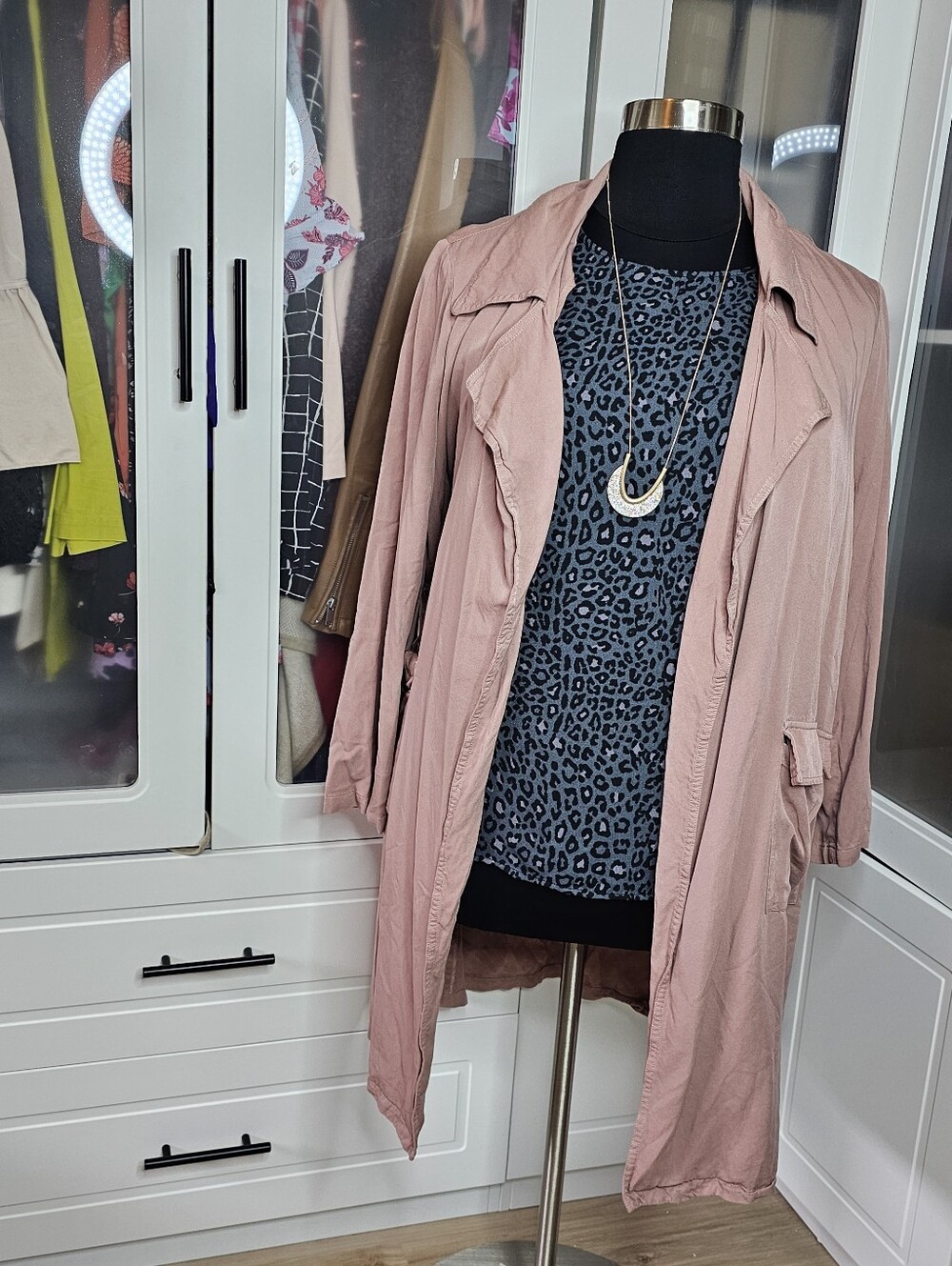 Daniel Rainn blush waterfall jacket size XL